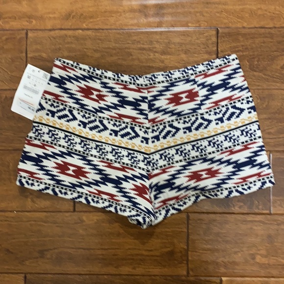 Zara tribal shorts with side invisible zipper - Picture 2 of 3